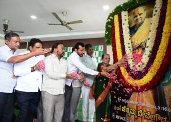 ಚನ್ನಮ್ಮ ಬಡ ಜನ, ದುರ್ಬಲರಲ್ಲಿ ದೇವರನ್ನು ಕಾಣುತ್ತಿದ್ದ ಮಾನವತಾಮೂರ್ತಿ : ರಮೇಶಗೌಡ ಭಾವುಕ..!