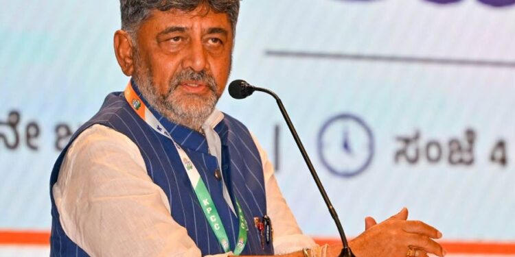 ಶಿಕ್ಷಕರ ಕೊರತೆ ಇರುವ ಸರ್ಕಾರಿ ಶಾಲೆಗಳನ್ನು ಖಾಸಗಿಯವರು ದತ್ತು ತೆಗೆದುಕೊಳ್ಳಬೇಕು: ಸಿಎಂ