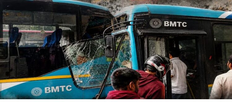 BREAKING NEWS : ಎರಡು BMTC ಬಸ್ಗಳ ನಡುವೆ ಭೀಕರ ಅಪಘಾತ : ಹಲವು ಪ್ರಯಾಣಿಕರಿಗೆ ಗಂಭೀರ ಗಾಯ..!