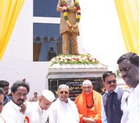 M P prakash Statue inaurgated BY Siddaramaiah