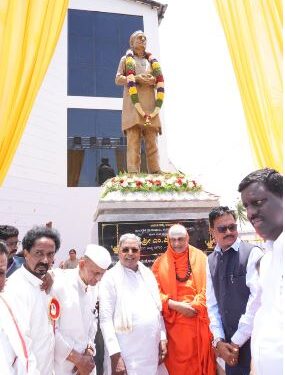 M P prakash Statue inaurgated BY Siddaramaiah