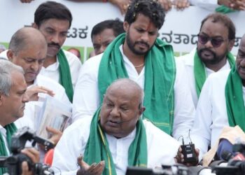 ನಾನು ಯಾವುದೇ ಕಾರಣಕ್ಕೂ ‌ಹಿಂದೆ ಸರಿಯಲ್ಲ: ದೇವೇಗೌಡರ ಸವಾಲ್‌