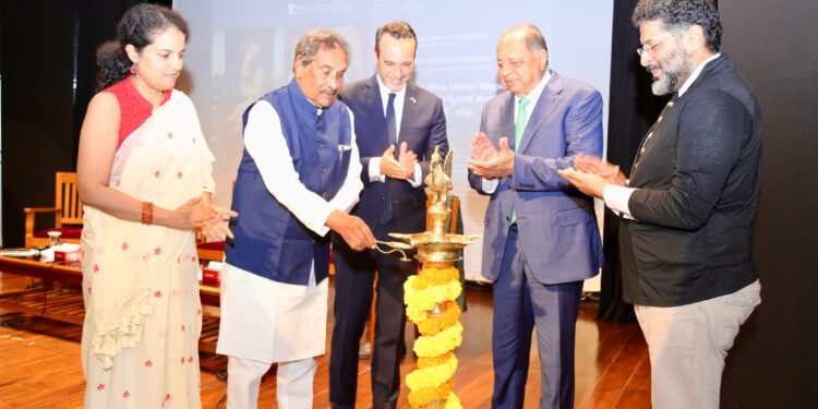 ‘ತಾಯಿಯೊಬ್ಬಳು, ಮಾತೃಭಾಷೆ ಹಲವು’ ಪ್ರದರ್ಶನಕ್ಕೆ ಚಾಲನೆ; ಭಾರತ–ಇಟಲಿ ಸಾಂಸ್ಕೃತಿಕ ಬಾಂಧವ್ಯಕ್ಕೆ ಹೊಸ ಮೆರುಗು