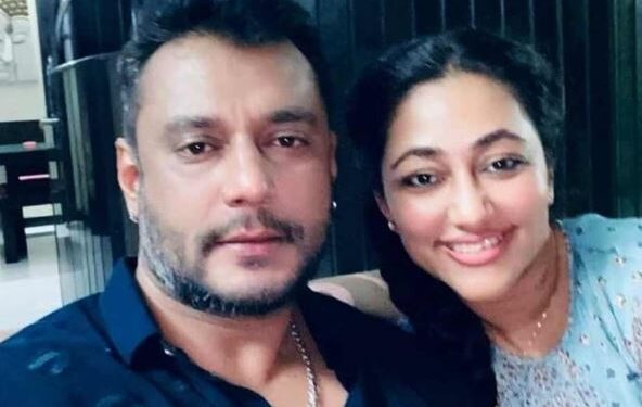 ಸಾಕ್ಷ್ಯ ಬೆದರಿಕೆ ಪ್ರಕರಣದ ಆರೋಪಿನ ಭೇಟಿಯಾದ್ರಾ ವಿಜಯಲಕ್ಷ್ಮಿ ದರ್ಶನ್‌..?