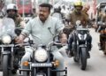 ಹೆಲ್ಮೆಟ್ ಇಲ್ಲದೇ ಬುಲೆಟ್ ಸವಾರಿ: ಕಾಂಗ್ರೆಸ್‌ ಶಾಸಕ ಪ್ರಕಾಶ್ ಕೋಳಿವಾಡಗೆ ದಂಡ..!