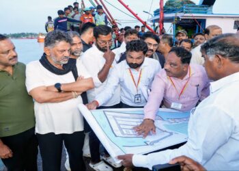 ಮಂಗಳೂರು ಬಂದರಿಗೆ ಸಿಎಂ ಡಿ.ಕೆ. ಶಿವಕುಮಾರ್ ಭೇಟಿ: ಮೀನುಗಾರರೊಂದಿಗೆ ಸಂವಾದ