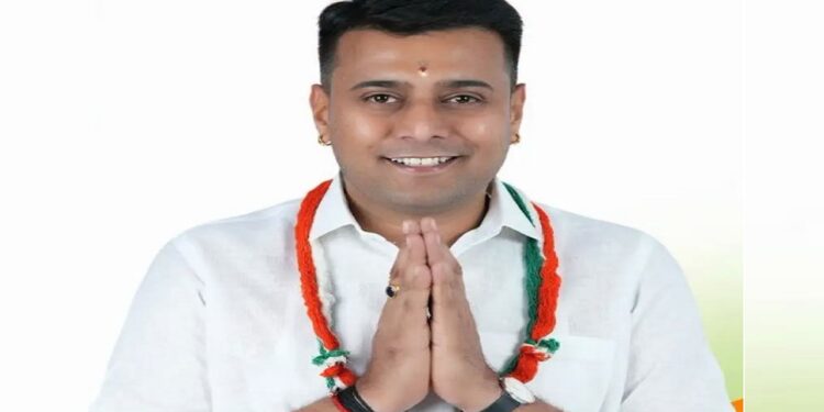 South-East Graduates' Constituency: Vigorous campaigning in support of Congress candidate Shashi Hulikuntemath