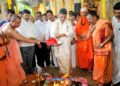 CM D.K. Shivakumar visits Suttur Branch Matha ahead of Jamboosavari; offers special prayers.