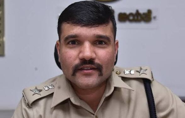ಕರ್ನಾಟಕದಲ್ಲಿ ನಾಲ್ವರು IAS, IPS, IFS ಅಧಿಕಾರಿಗಳ ವರ್ಗಾವಣೆ: ರವಿ ಚನ್ನಣ್ಣನವರ್ಗೆ ಯಾವ ಹುದ್ದೆ?