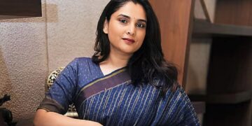 Firecrackers burst from midnight until dawn: Actress Ramya expresses outrage against Fun World
